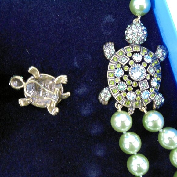 Heidi Daus Crystal Turtle Tortosie Beaded Pearl Necklace & Earrings Set - Picture 5 of 6